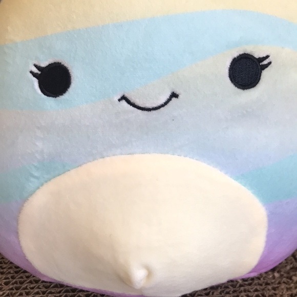 Canda rainbow fish squishmallow - Picture 2 of 7